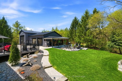 71033 Bluewater Highway — more photos