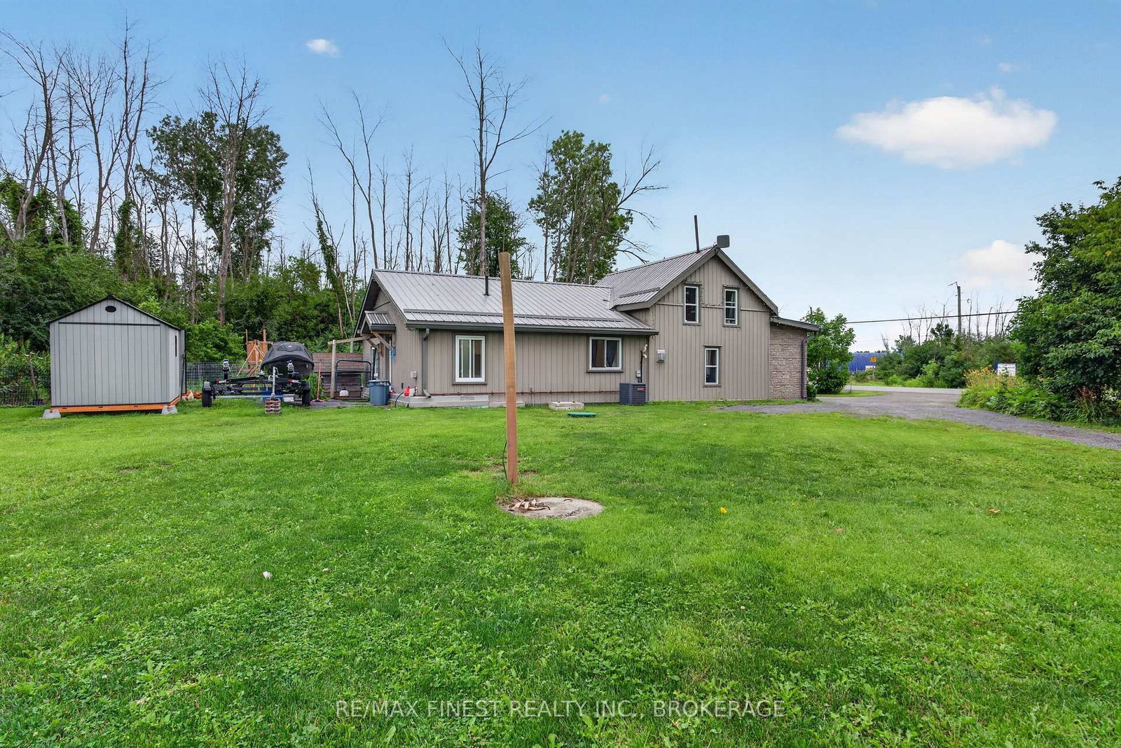 8297 COUNTY 2 Road • Napanee, ON photo 34