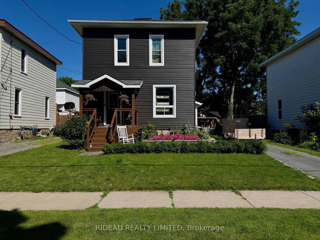 110 Main Street E