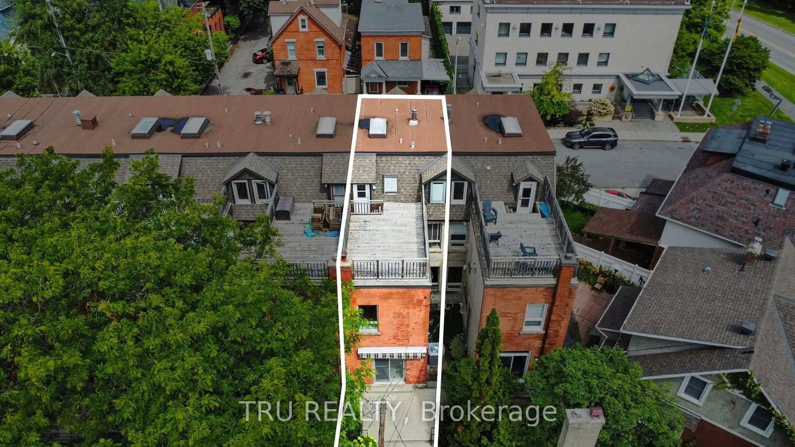 24 Waverley Street • Ottawa, ON photo 39