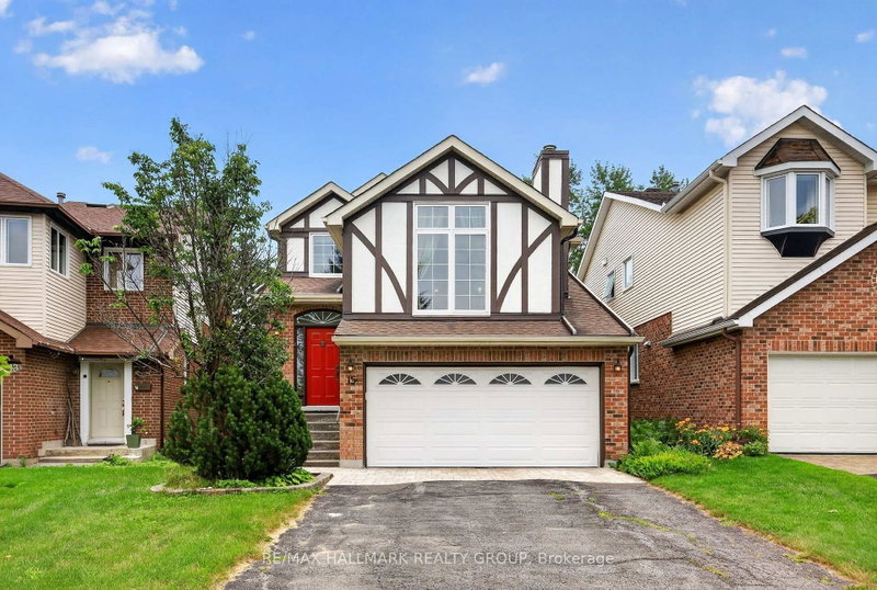 15 Pemberton Crescent, Ottawa