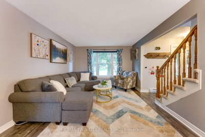 11 Nipigon Place — photo 5