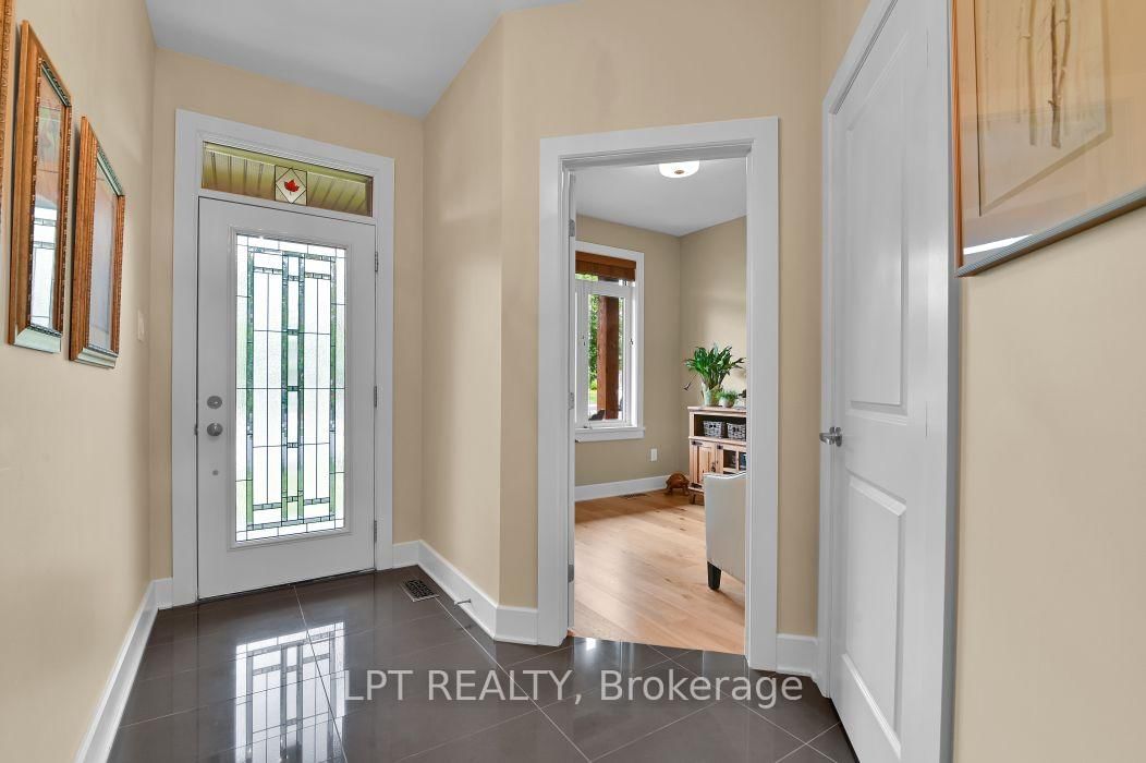 608 Robert Hill Street • Almonte, ON photo 4
