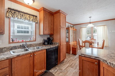 37 Sussex Square • Georgian Bluffs, ON photo 9