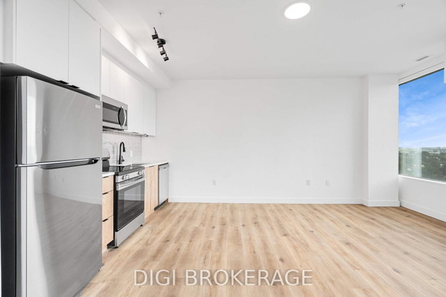 815 - 1600 James Naismith Drive