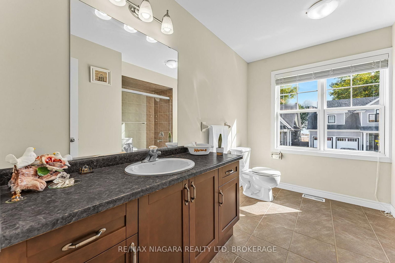 750 Lakeshore Road • Fort Erie, ON photo 22