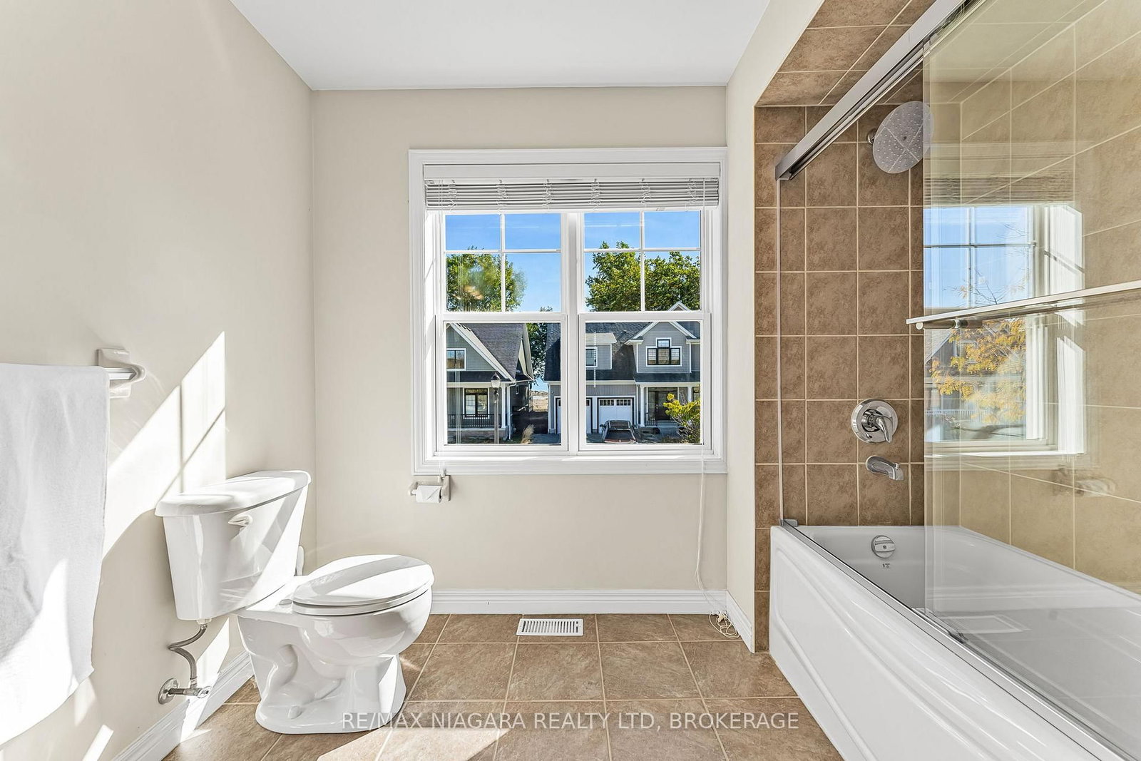 750 Lakeshore Road • Fort Erie, ON photo 23