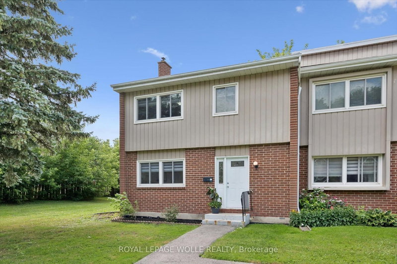 Unit 11 — 121 University Avenue E, Waterloo