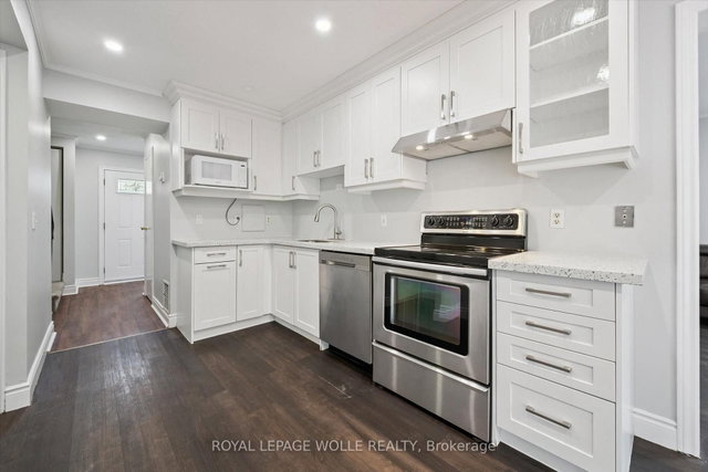 11 - 121 University Avenue E