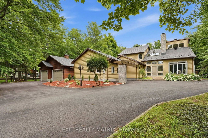 1634 Lucien Street, Champlain