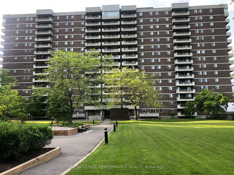 1602 - 1705 Playfair Drive