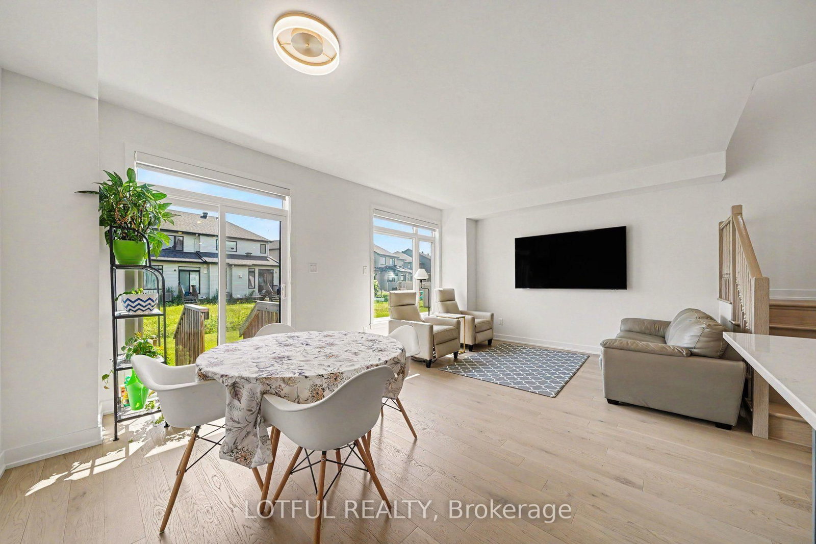 56 Heirloom Street • Ottawa, ON photo 10