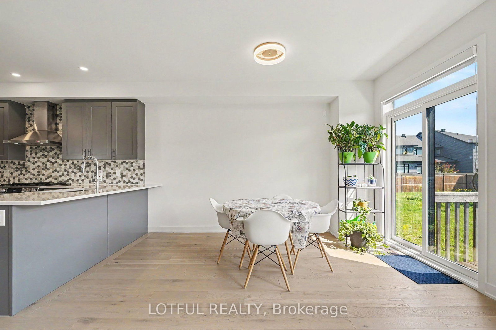 56 Heirloom Street • Ottawa, ON photo 11