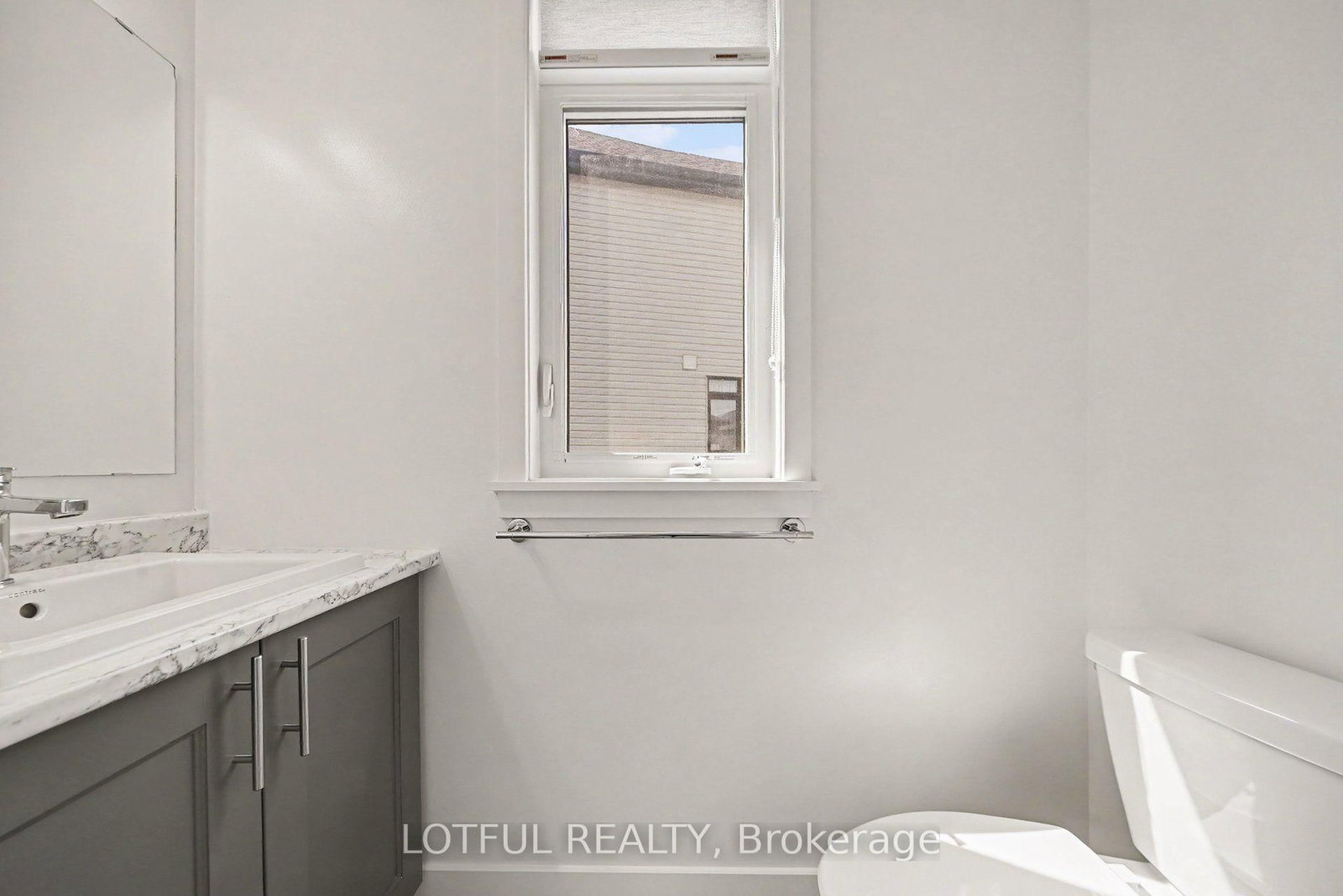 56 Heirloom Street • Ottawa, ON photo 12