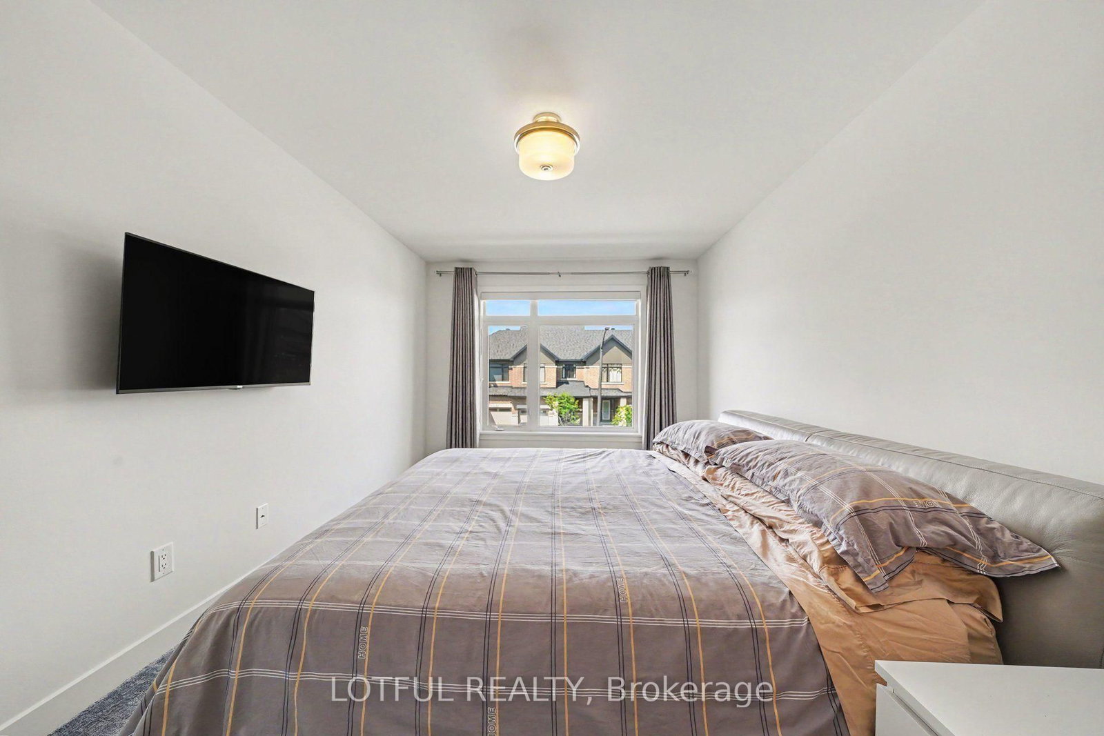 56 Heirloom Street • Ottawa, ON photo 13