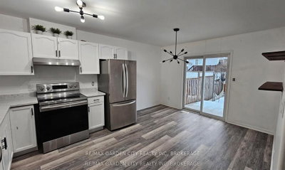244 Autumn Crescent — more photos