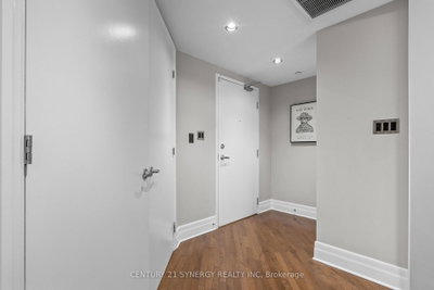 Unit 312 — 808 Bronson Avenue — photo 3