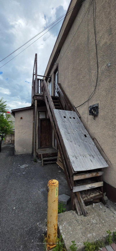 183 MONTREAL Road — more photos