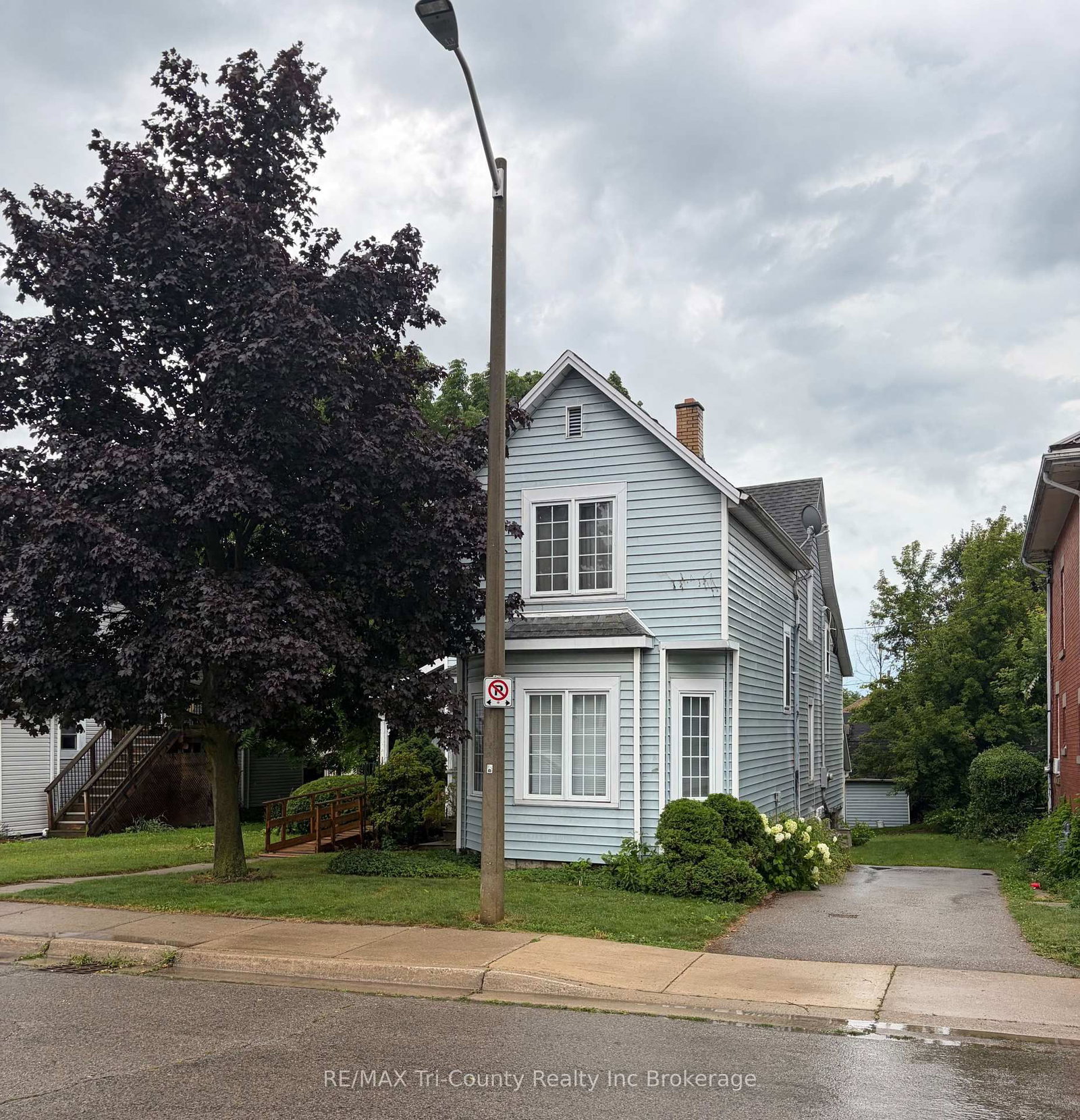 53 BROCK Street, Tillsonburg — photo 1