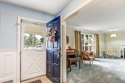 603 Commissioners Road E — photo 3