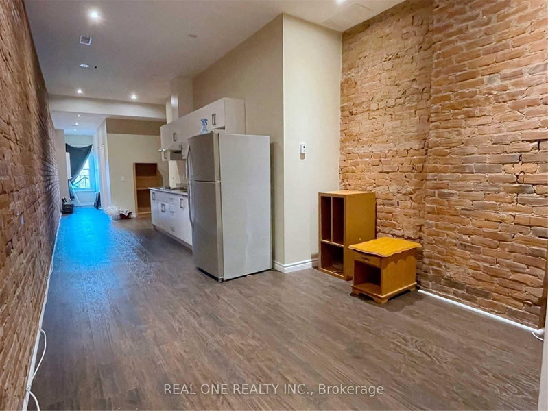 2 - 173 King Street E