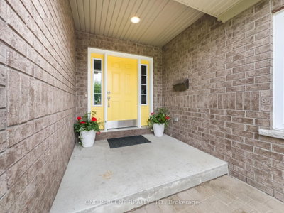 4 Jason Crescent — photo 4