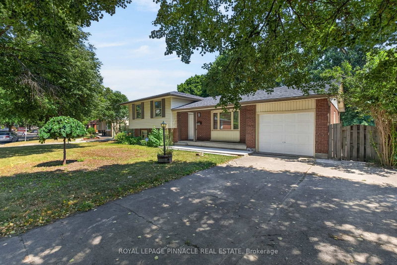 41 Amy Crescent