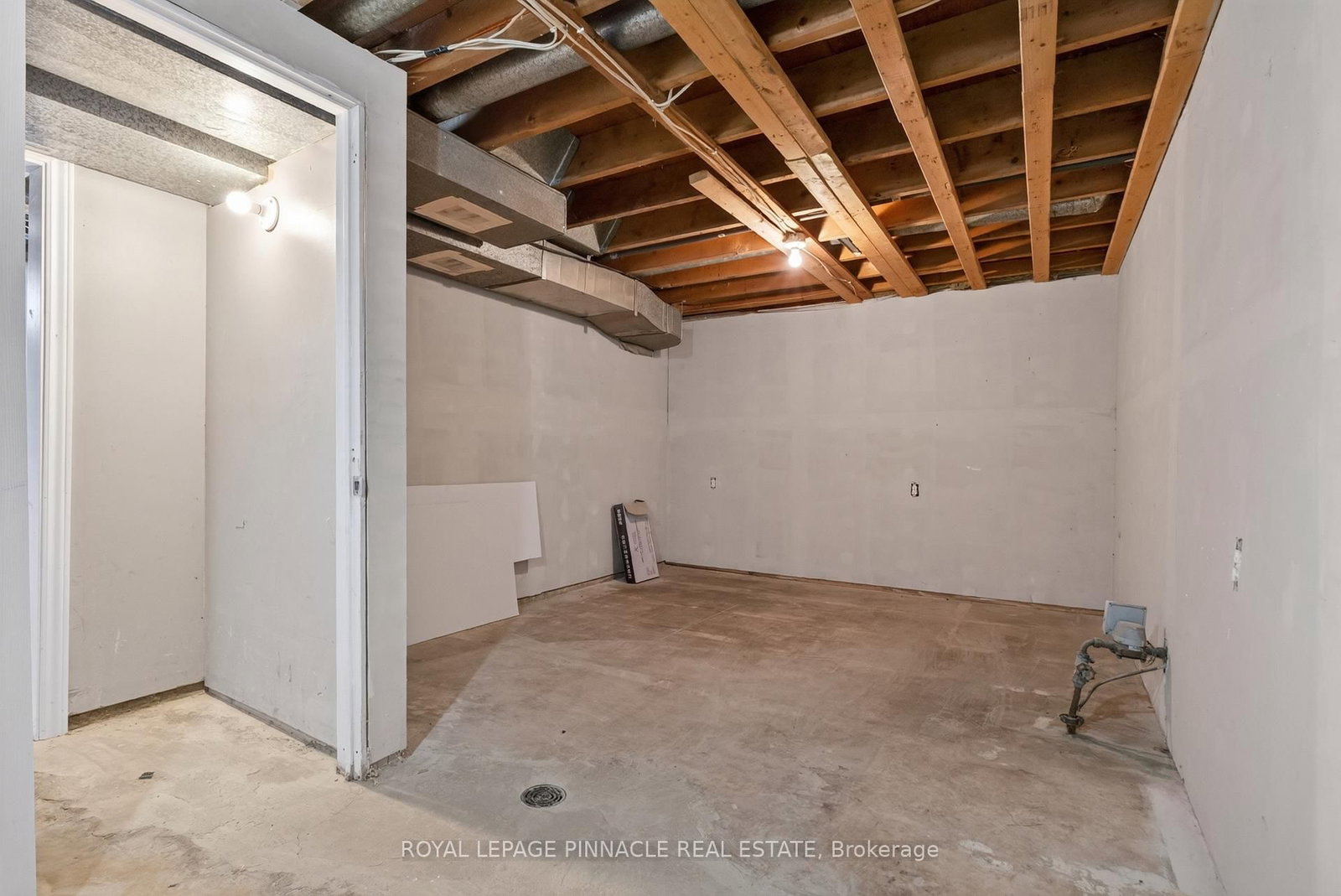 41 Amy Crescent • London East, ON photo 28