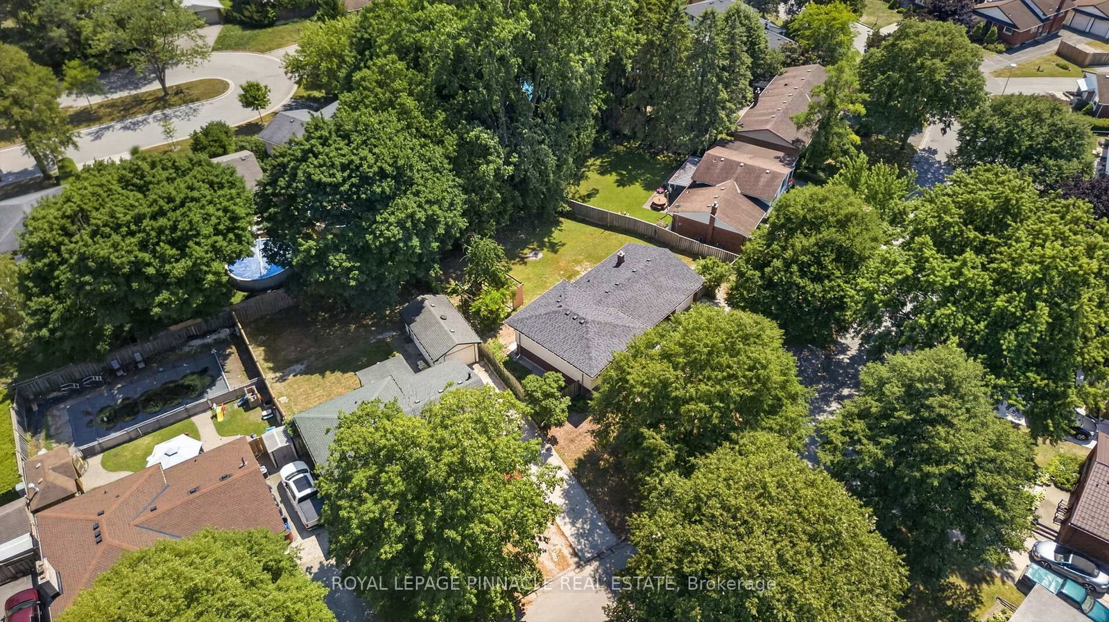 41 Amy Crescent, London East — photo 4