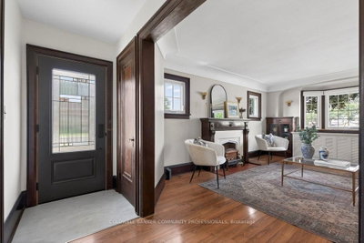 403 Broad Street E — more photos
