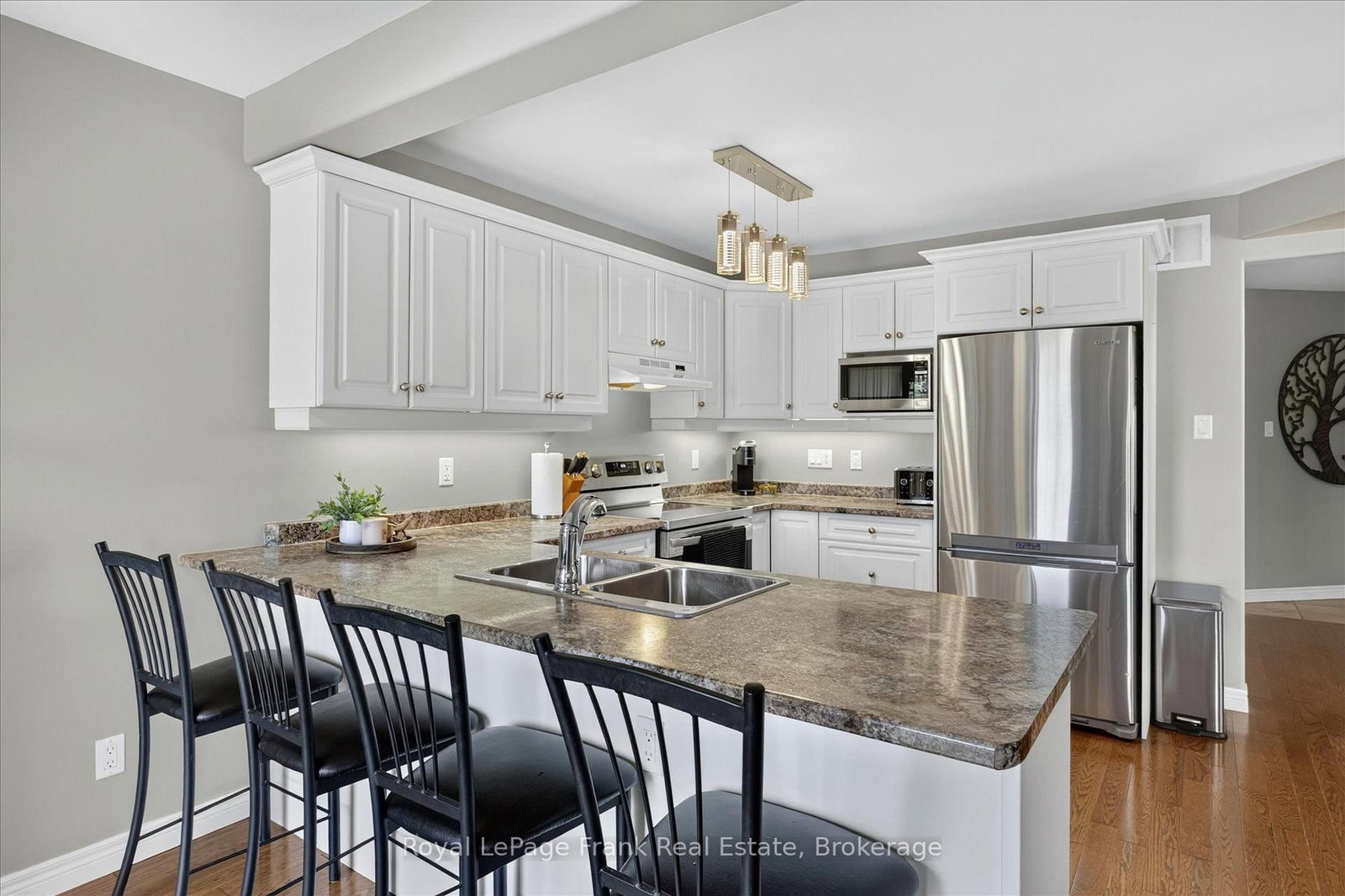 2305 Marsdale Drive • Peterborough, ON photo 10
