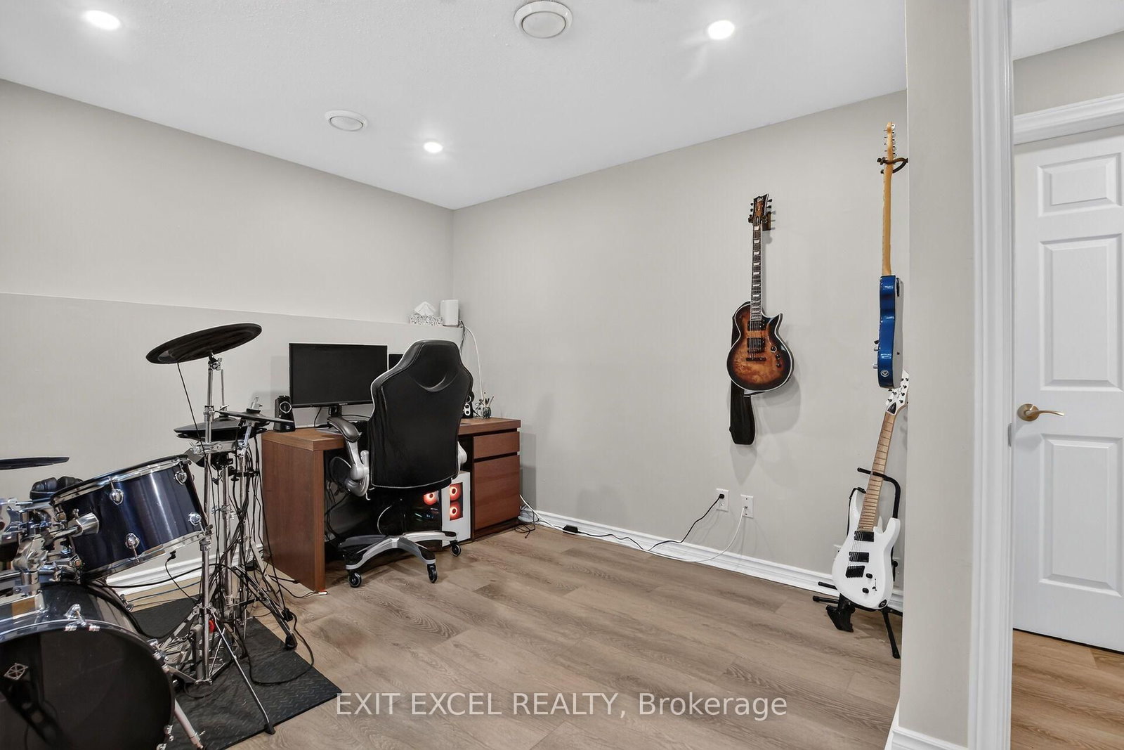 34A Forester Crescent • Ottawa, ON photo 20