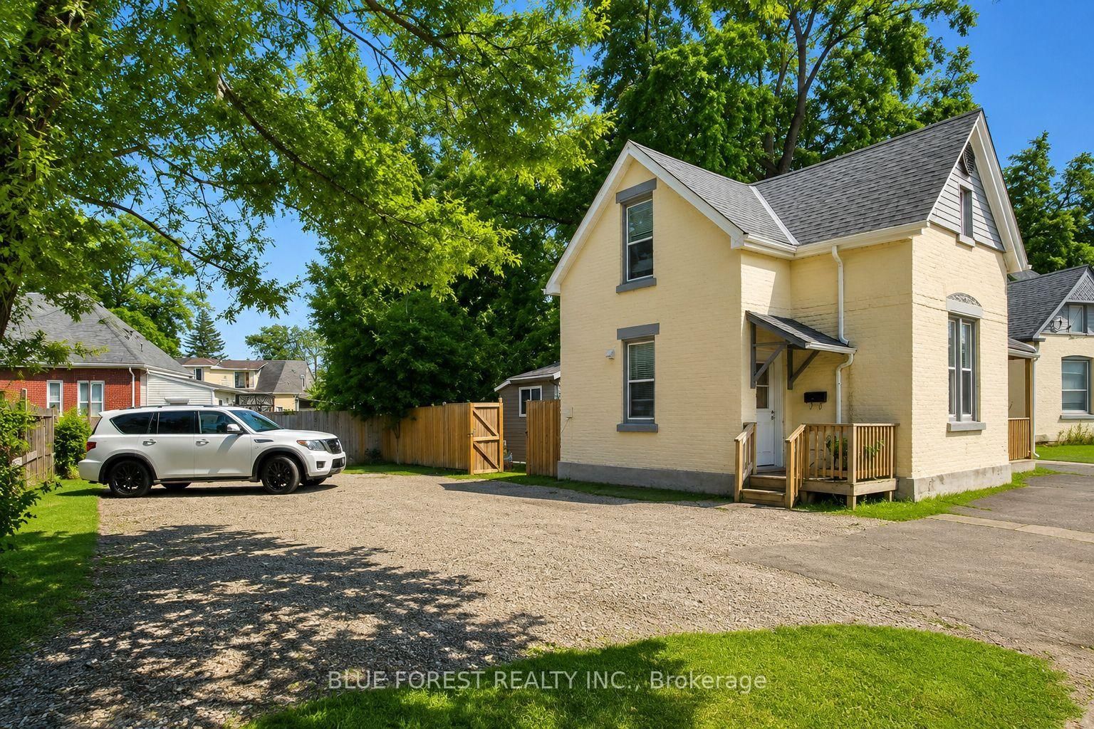 Listing photo 2