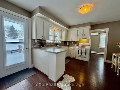 13 BROWNS Avenue — more photos