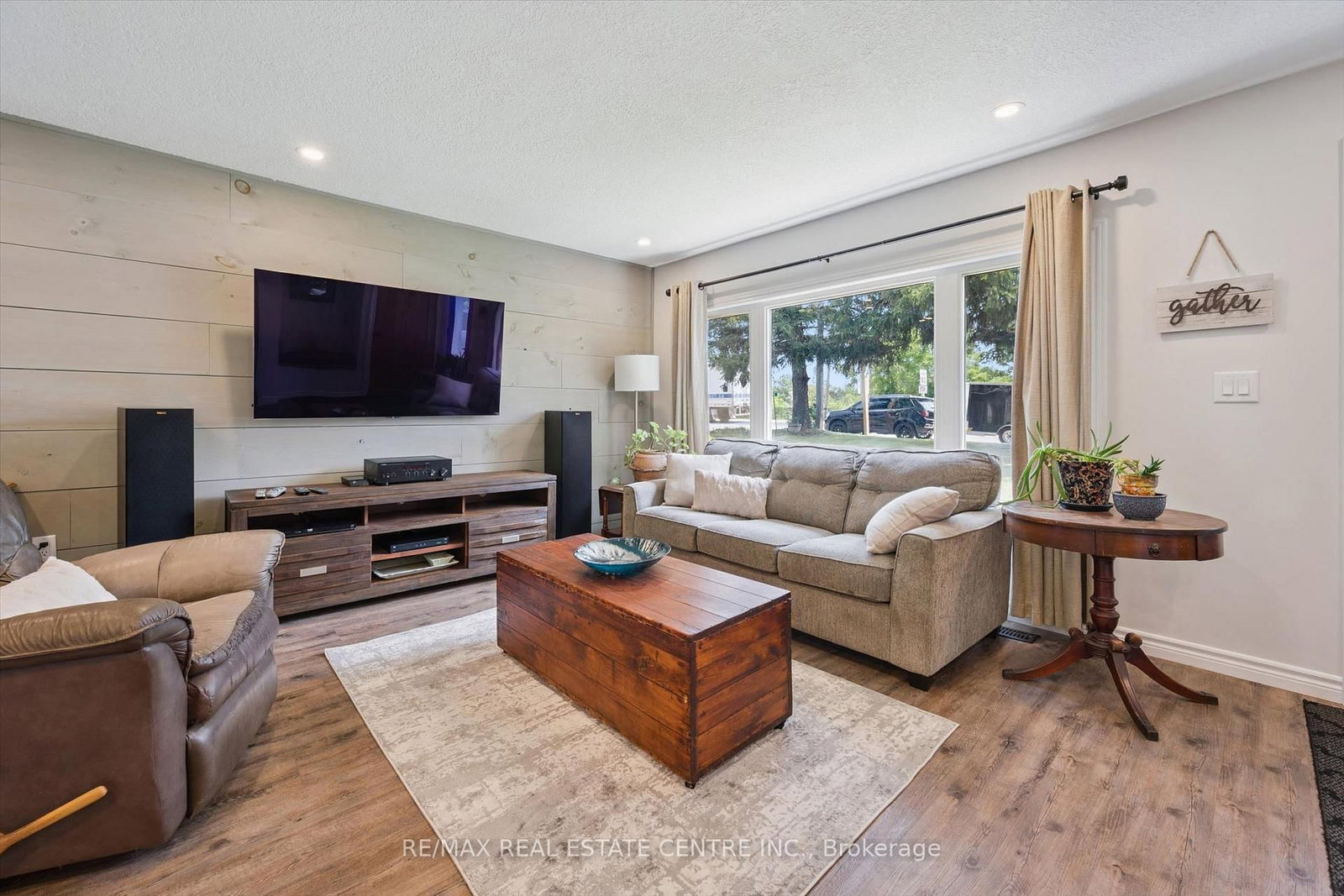 26 Lake Road • Cambridge, ON photo 8