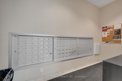 Unit 606 — 7 Erie Avenue — photo 4