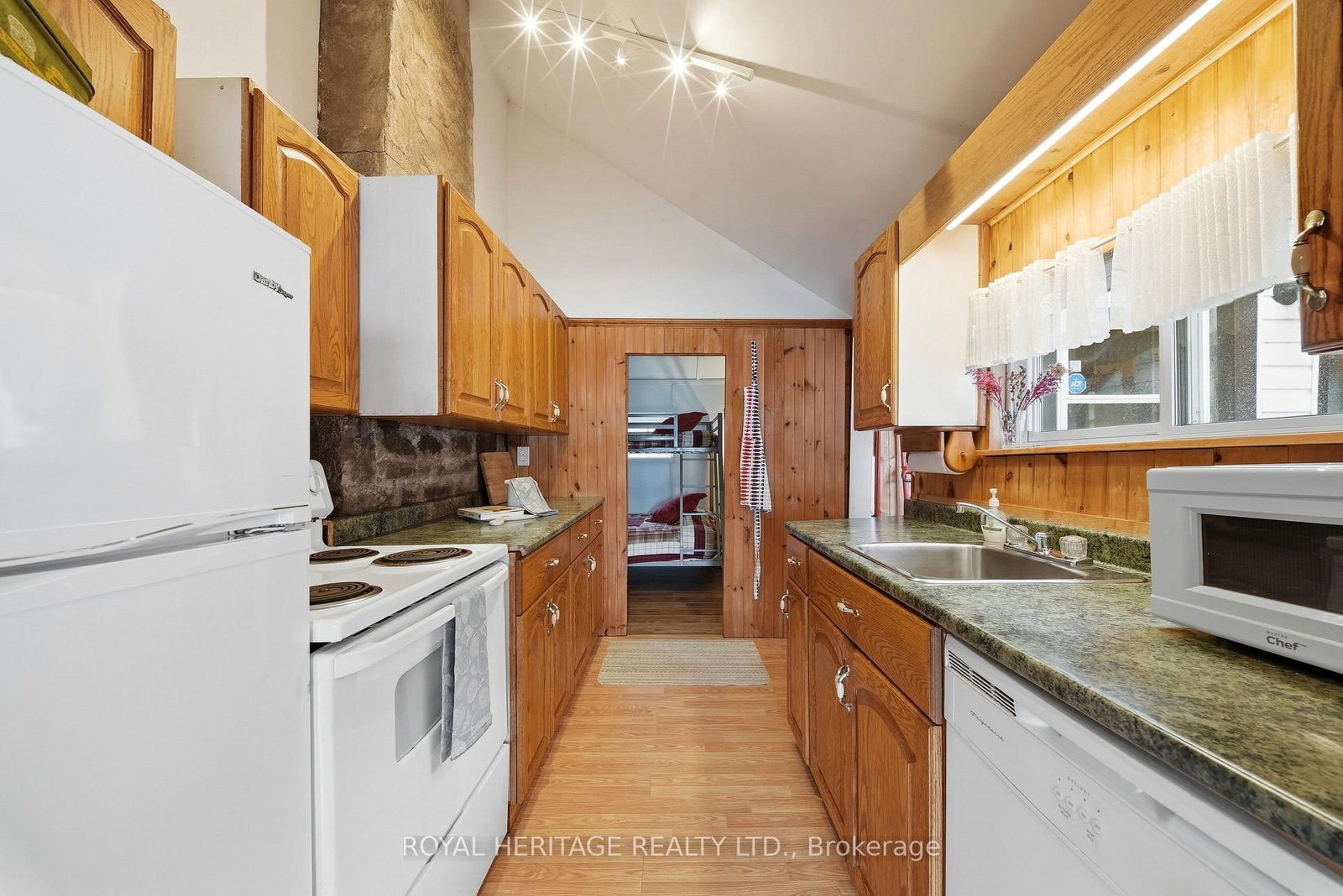 Listing Image 14
