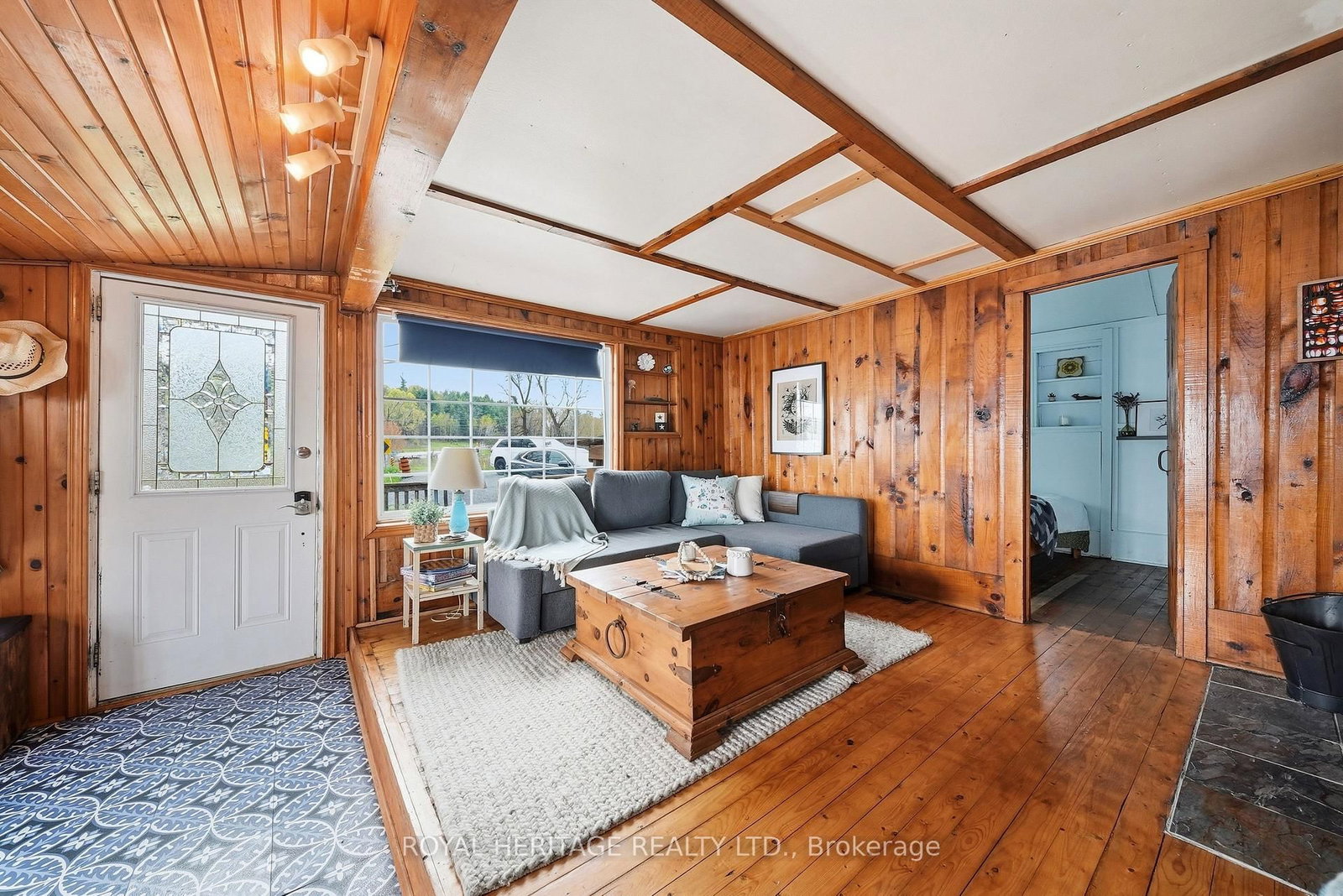 Listing Image 6