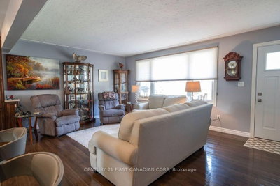 252 Rapley Street — photo 2