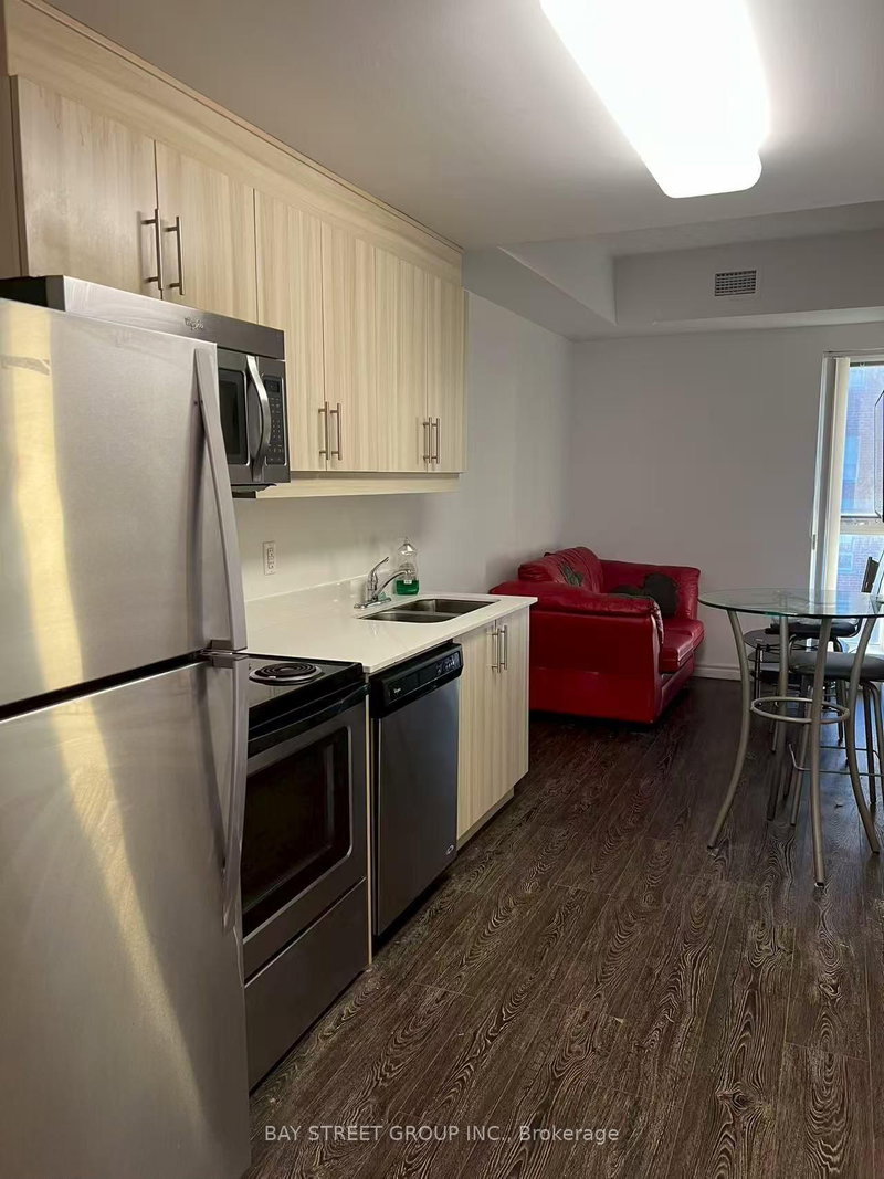 703 - 158 King Street N