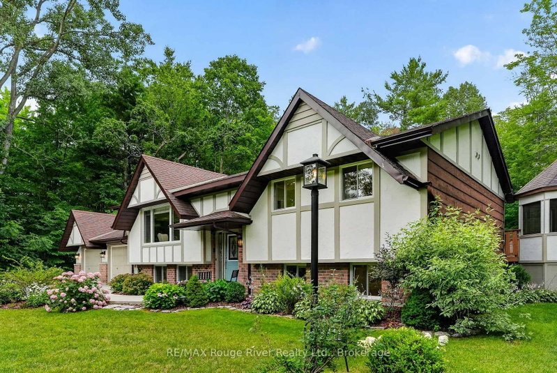221 COLONIAL Drive