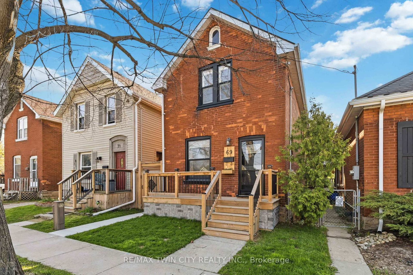 69 St Paul Avenue — photo 2