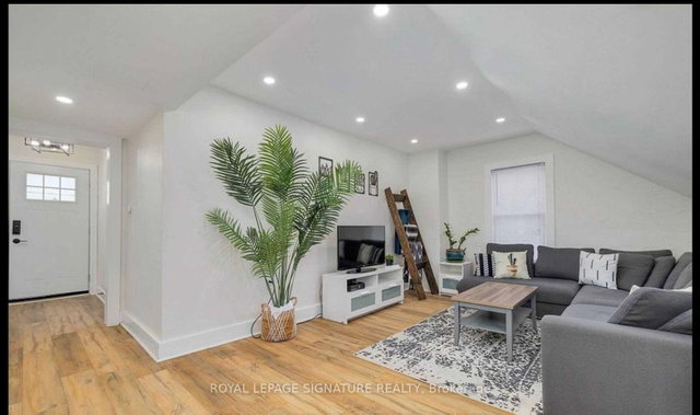 Upper - 659 Dolph Street N