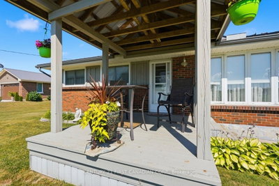 22656 Queens Line • West Elgin, ON photo 7