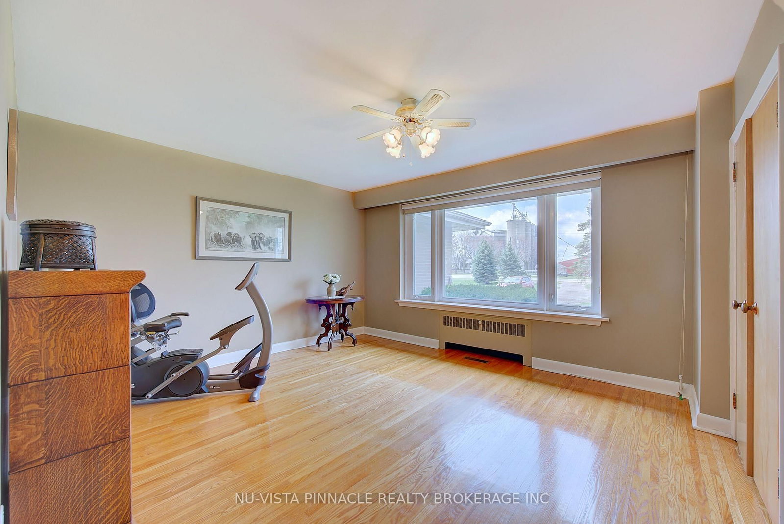 21752 Richmond Street • Middlesex Centre, ON photo 21