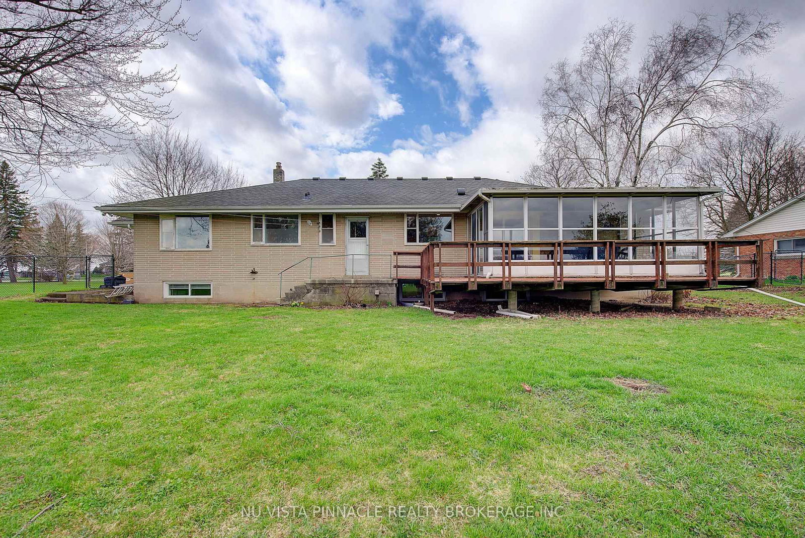 21752 Richmond Street • Middlesex Centre, ON photo 39