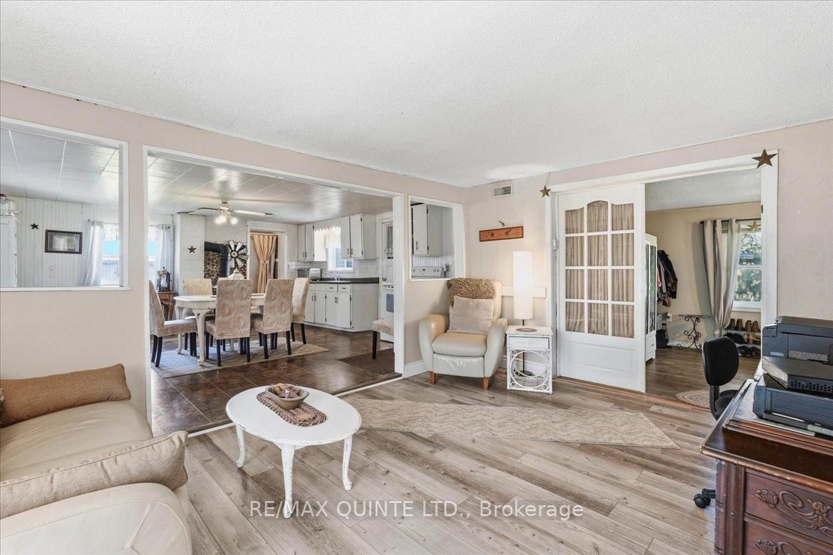 1686 County Road 13 • Prince Edward County, ON photo 15