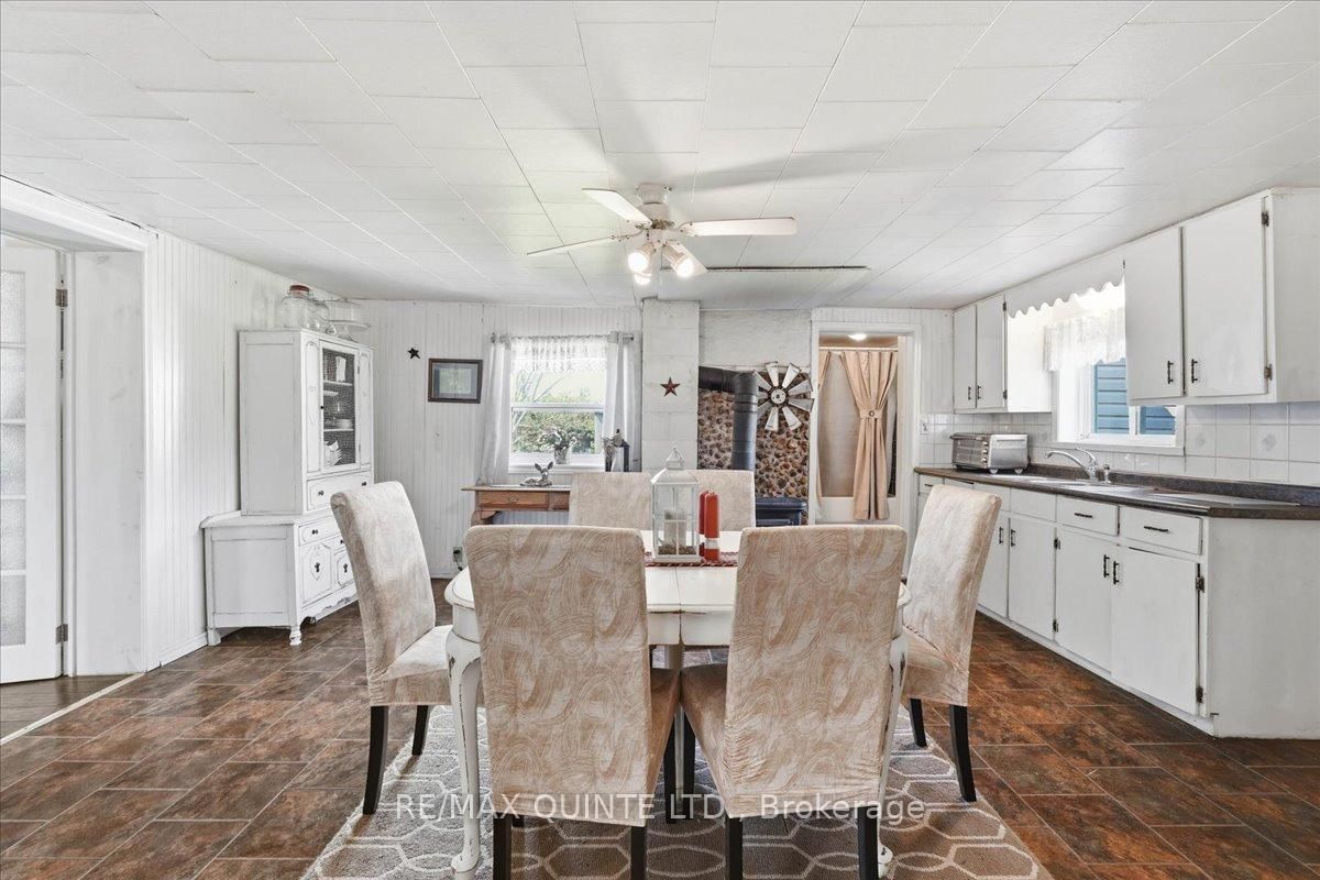 1686 County Road 13 • Prince Edward County, ON photo 17