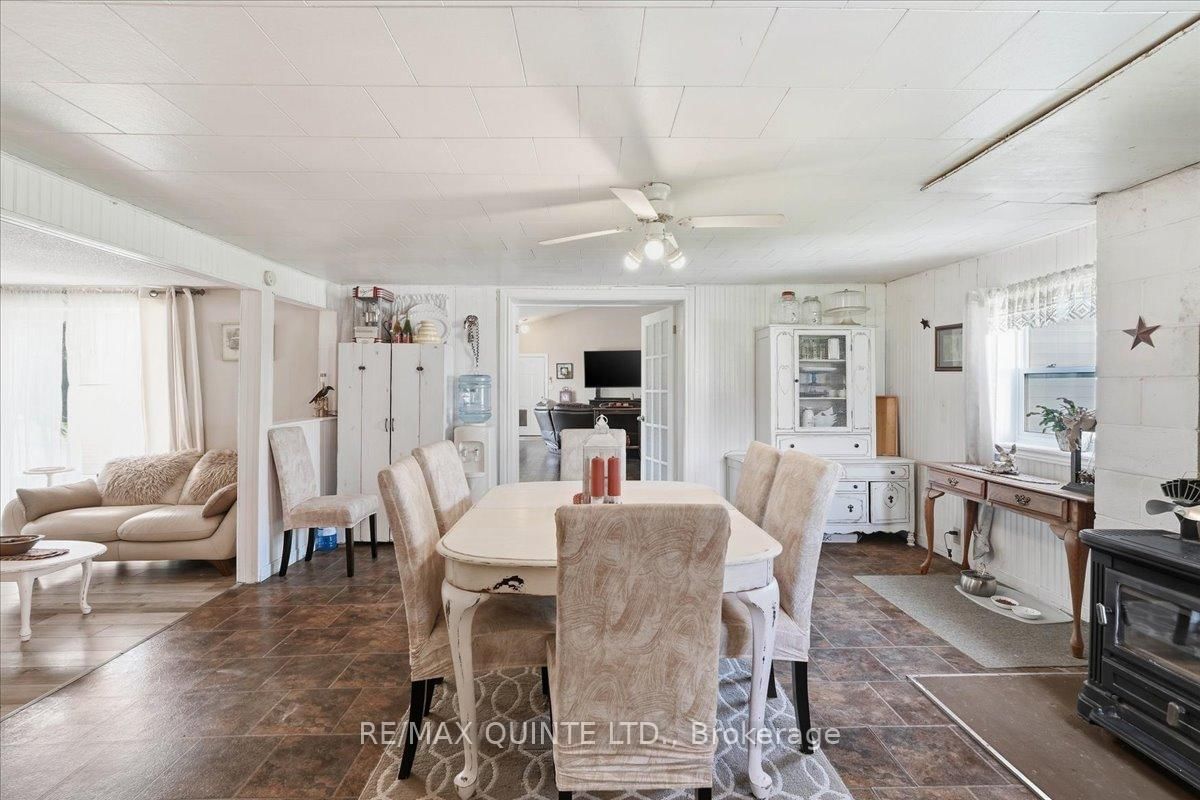 1686 County Road 13 • Prince Edward County, ON photo 18