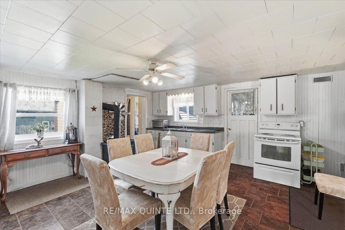 1686 County Road 13 • Prince Edward County, ON photo 19